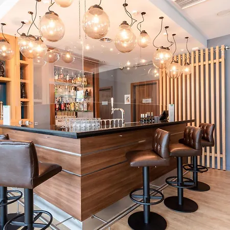 Premier Stuttgart Airport 3*